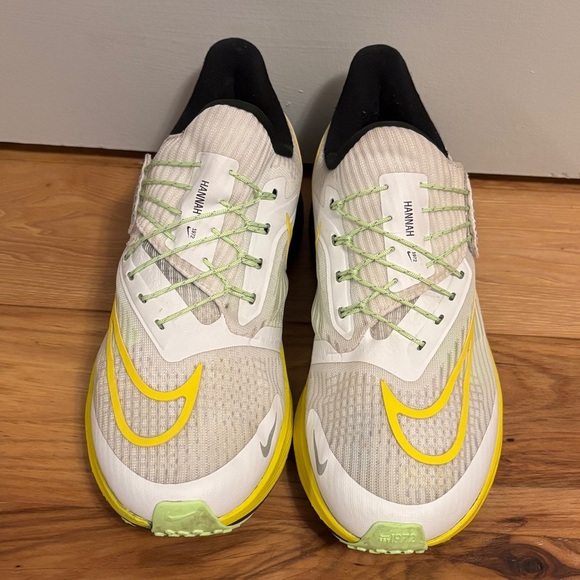 Women’s Nike Flyease Hannah size 8.5 - Picture 2 of 6